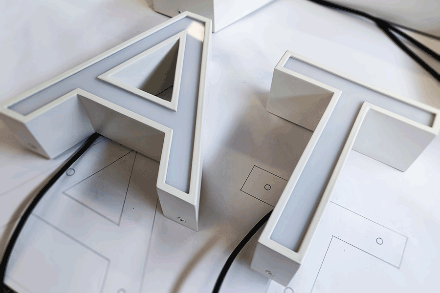 設計制作鏤空字標識標牌具備哪些特征？